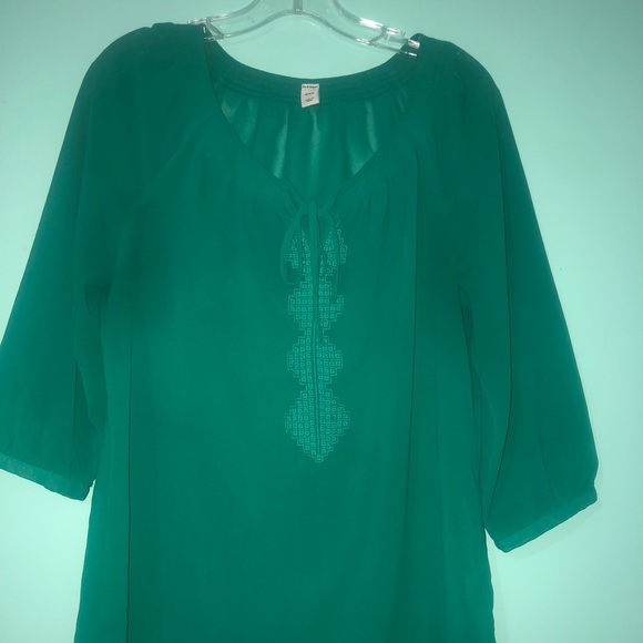 All of these are tops! - Picture 1 of 7